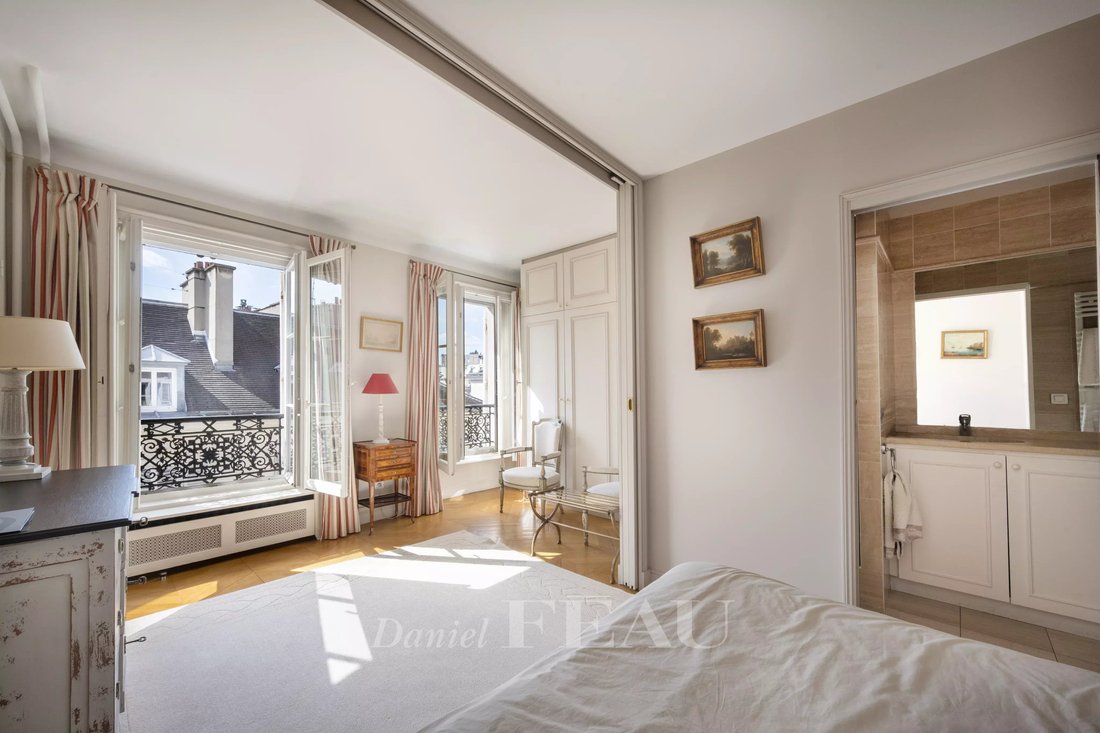 Apartment in Odéon, Paris 6e Arrondissement, Paris 4 - 18015877