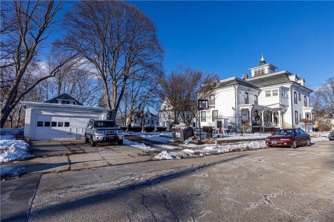 Apartment in Woonsocket, Rhode Island, United States 5 - 18016009