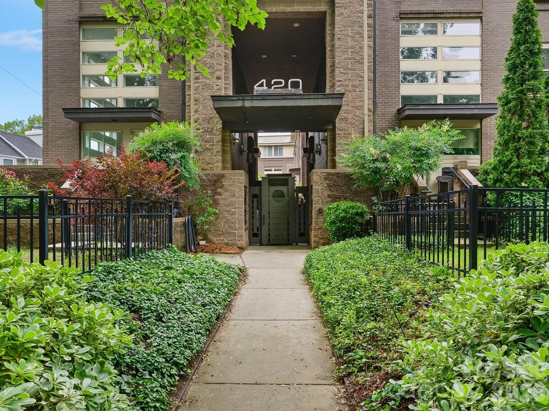 Condo in Charlotte, North Carolina, United States 2 - 18018658