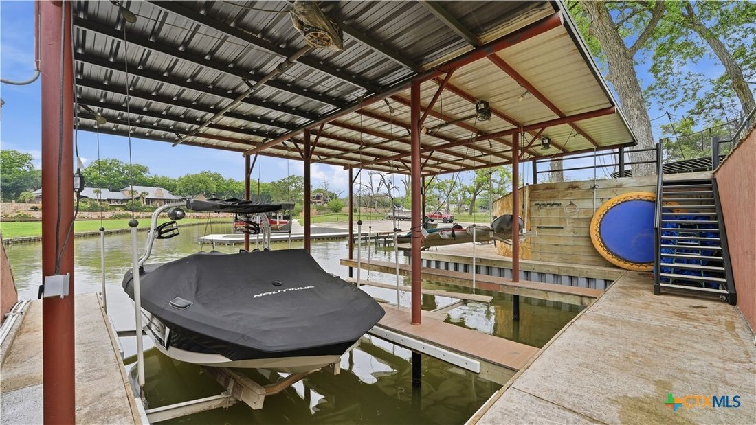 House in Seguin, Texas, United States 3 - 18018244