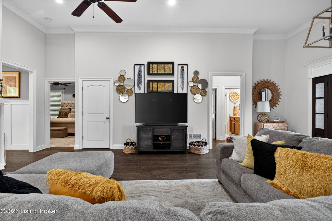 House in Watterson Park, Kentucky, United States 4 - 18021177