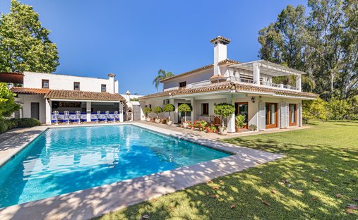 Villa in Cancelada, Estepona, Andalusia 1