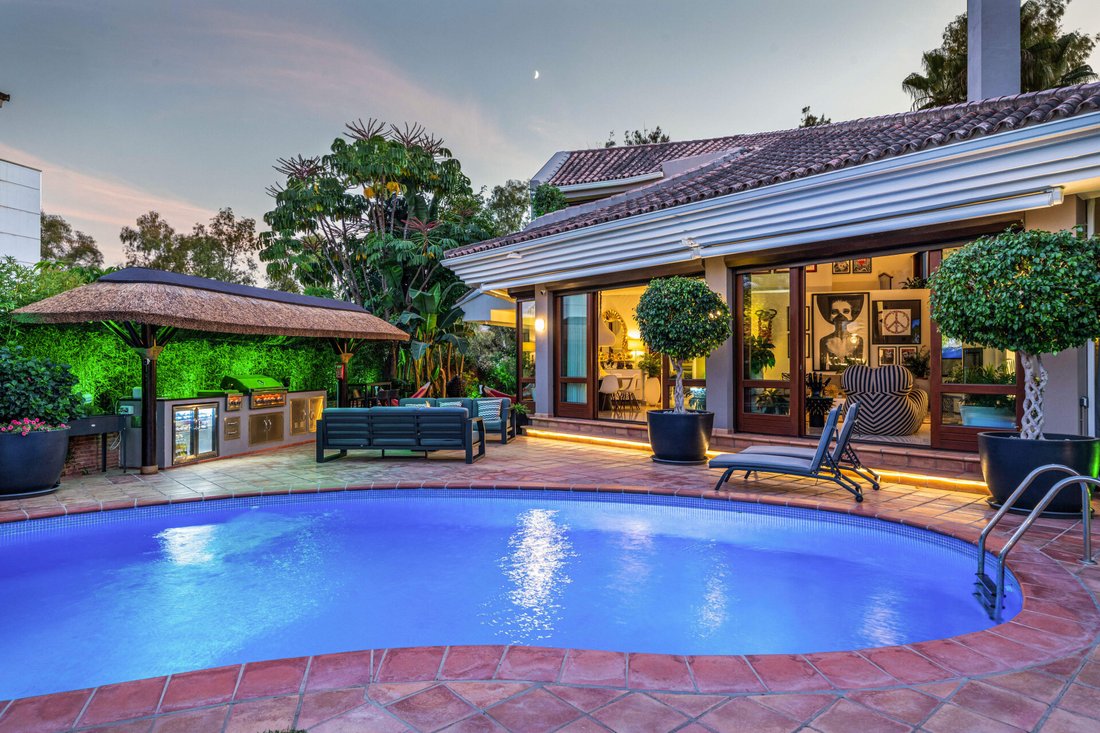 Villa in La Quinta, Benahavis, Andalusia 2 - 12307144
