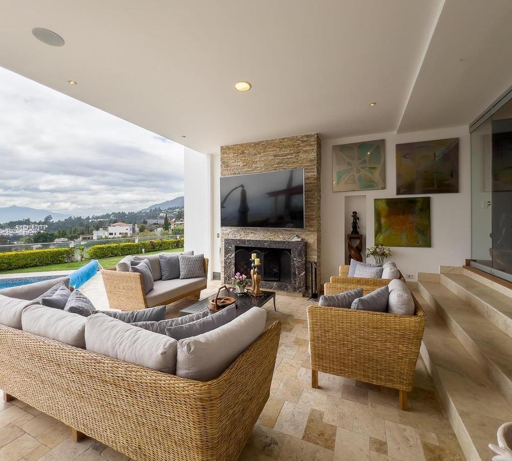 House in Quito, Pichincha, Ecuador 2 - 18016730