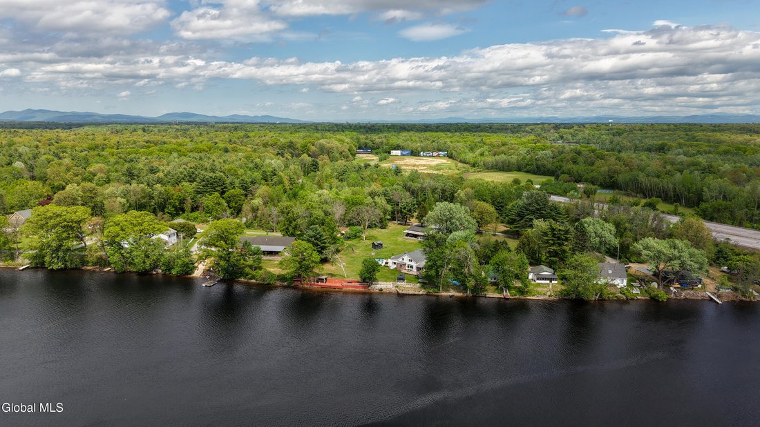 House in West Glens Falls, New York, United States 2 - 18017611