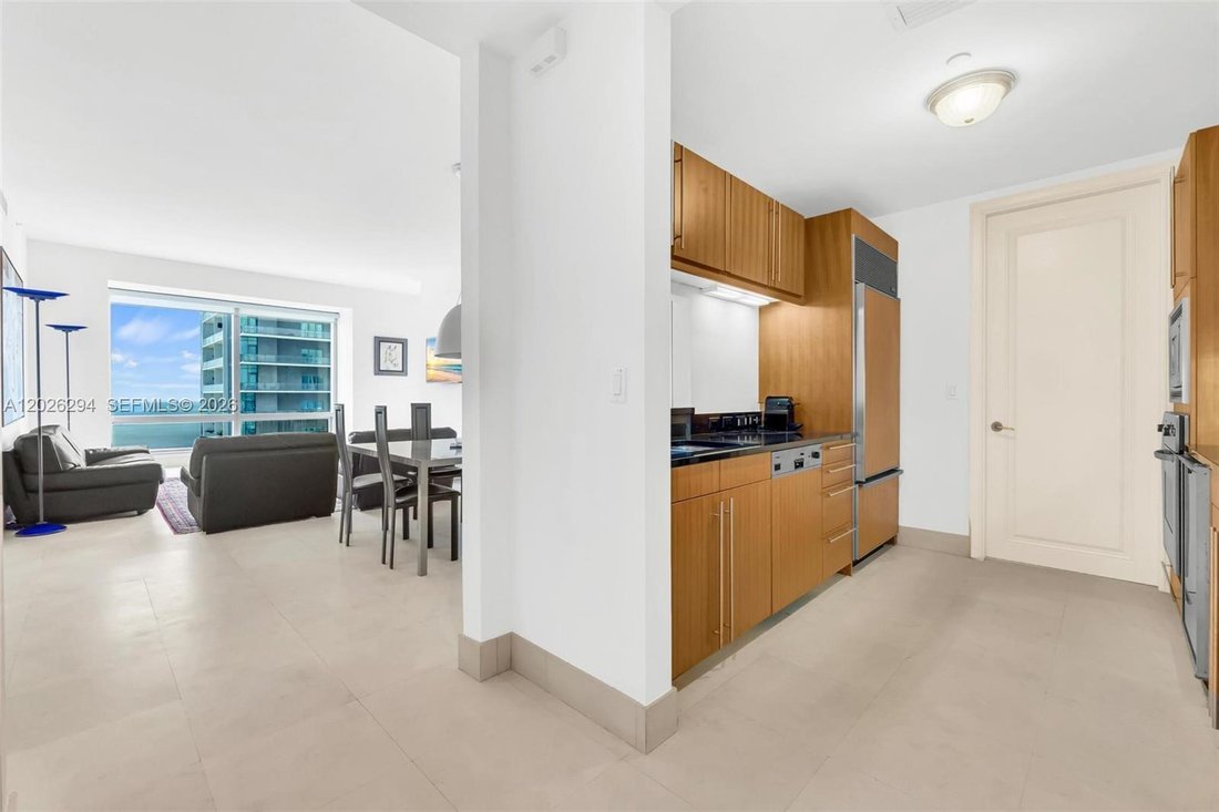 Condo in Miami, Florida, United States 4 - 18019242