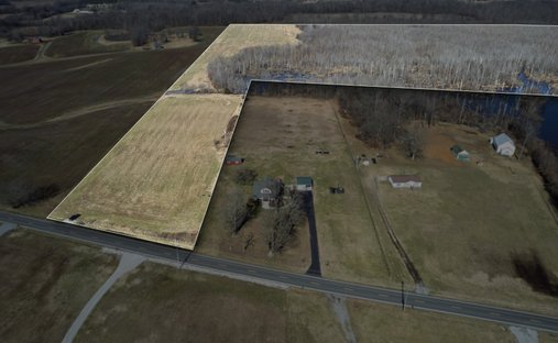 Land in Springfield, Tennessee, United States 1