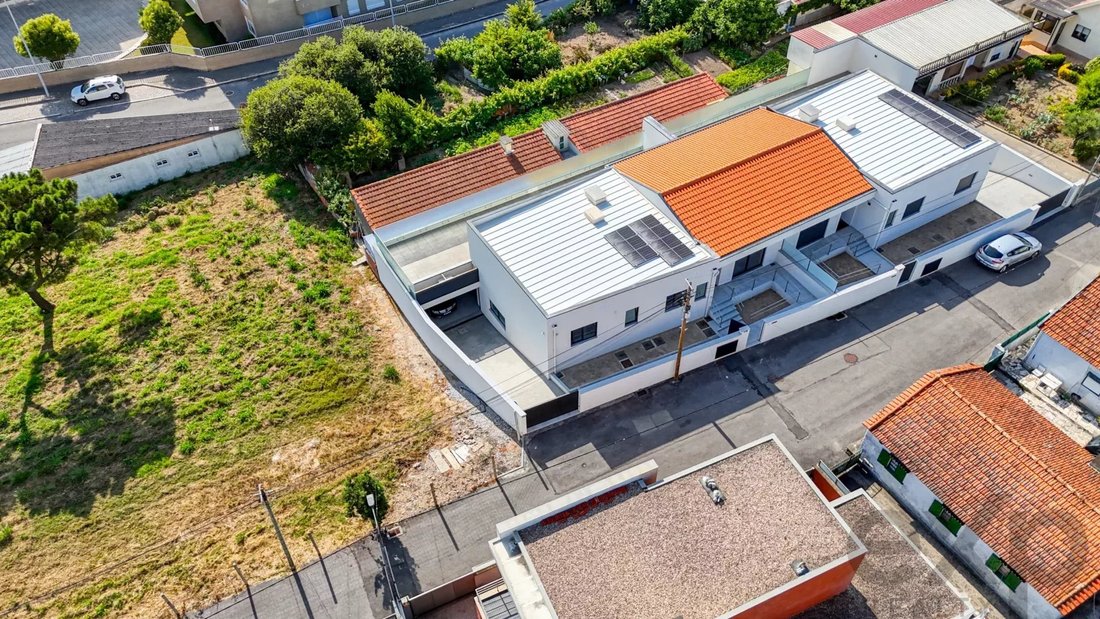 House in Sao Felix da Marinha, Porto District, Portugal 2 - 18017147