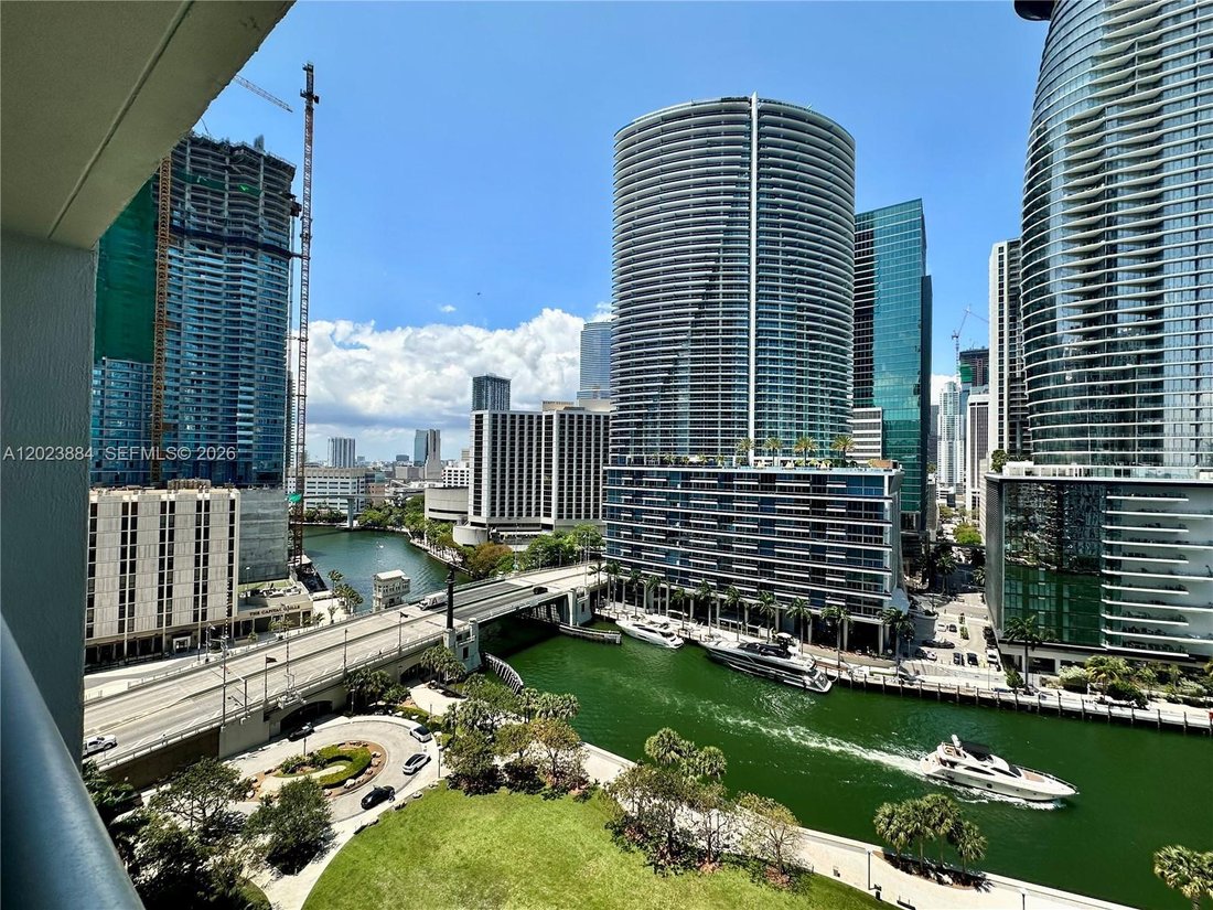 Condo in Miami, Florida, United States 3 - 18017155