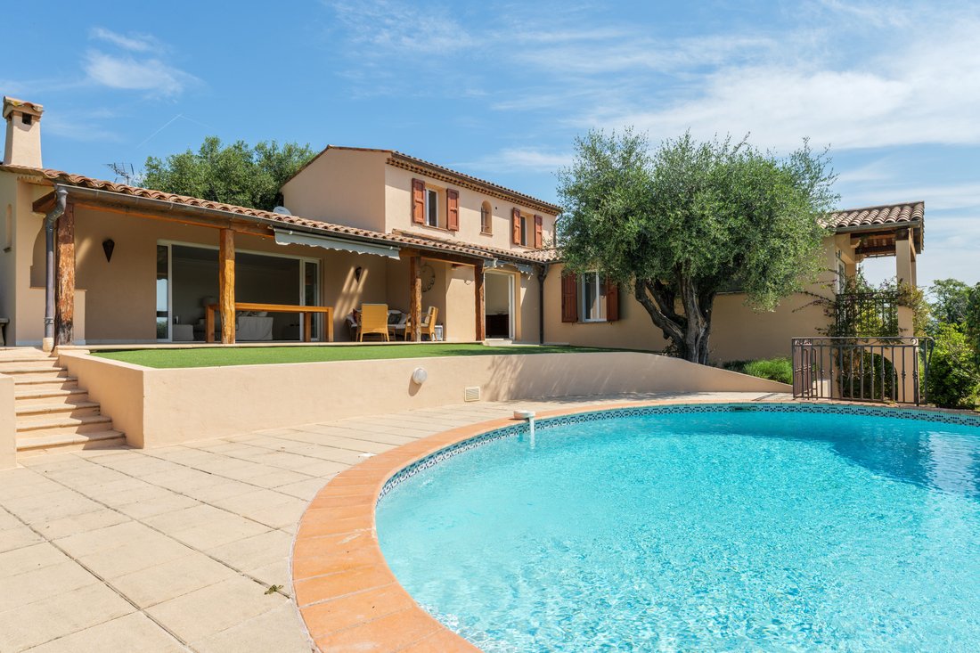 Villa in Tourrettes-sur-Loup, Provence-Alpes-Côte d'Azur, France 2 - 18016604