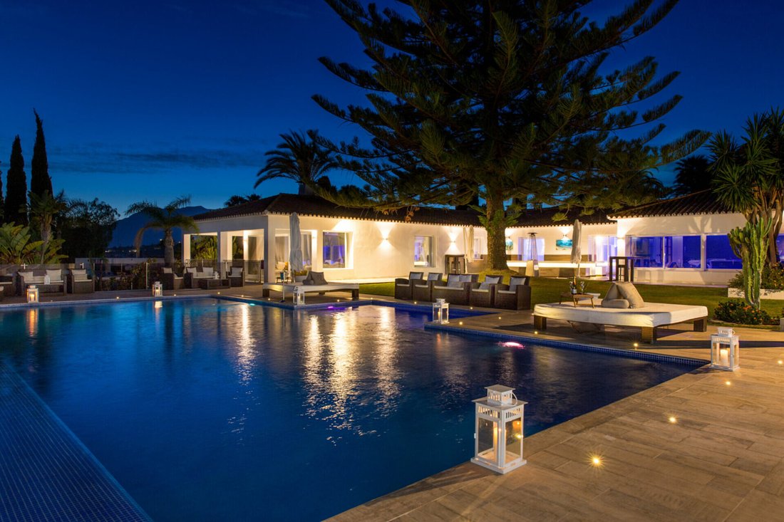 Villa in Elviria-Cabopino, Marbella, Spain 3 - 12263511