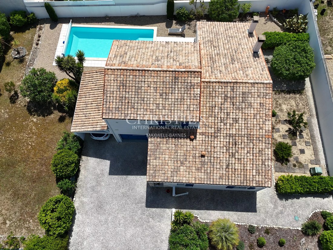 House in Saint-Georges-d'Oleron, Nouvelle-Aquitaine, France 1 - 16958392