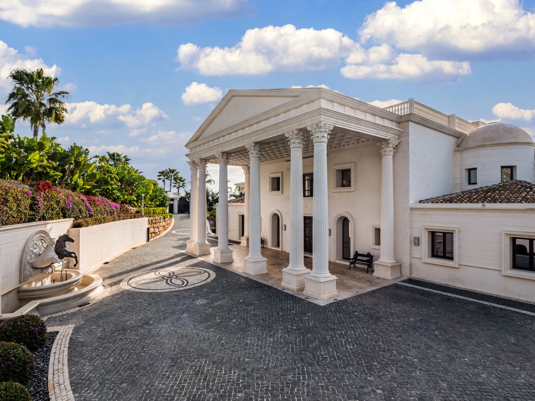 Villa in Sierra Blanca, Marbella, Spain 2 - 17874003
