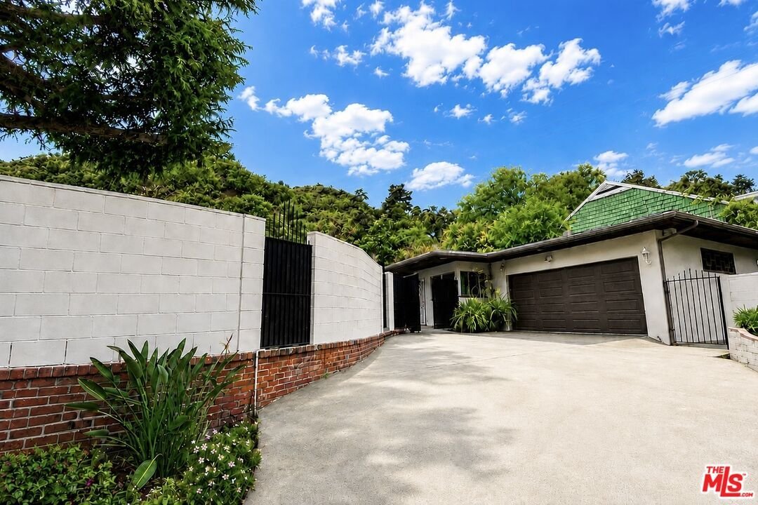 House in Los Angeles, California, United States 1 - 16271111