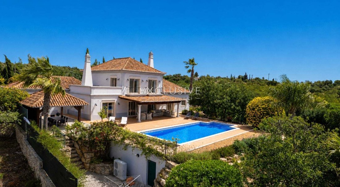 Villa in Santa Barbara de Nexe, Algarve, Portugal 1 - 18017024