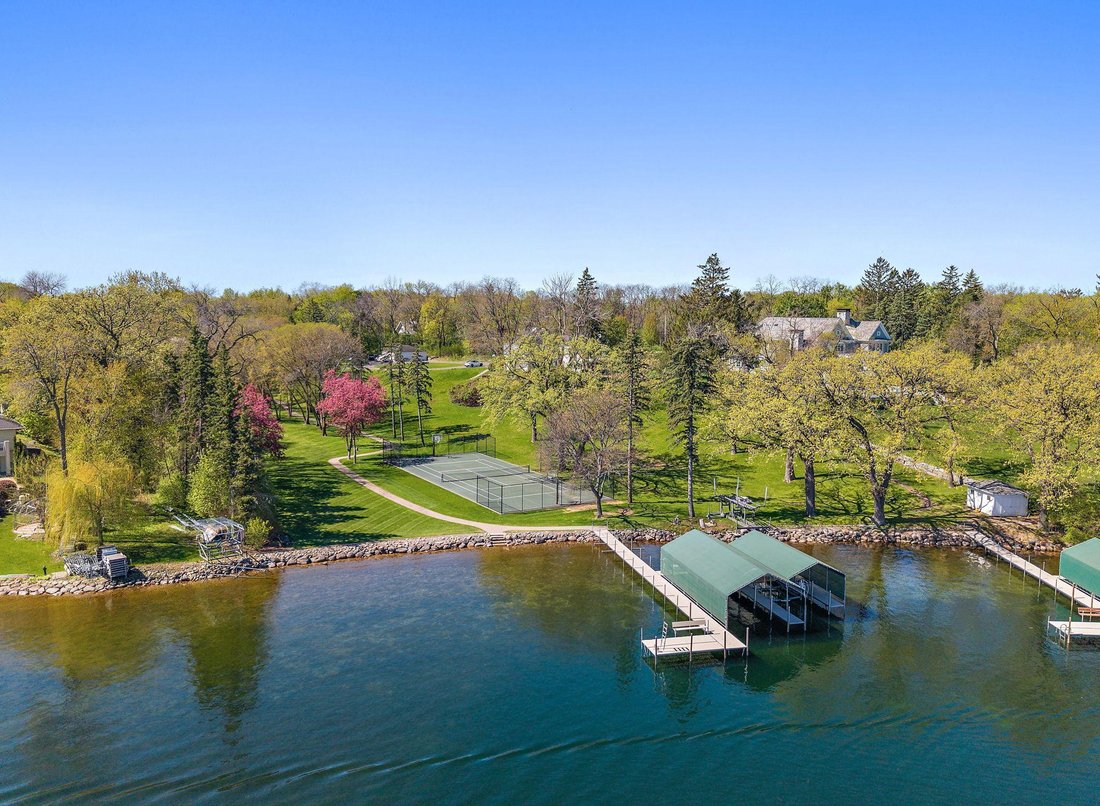 House in Wayzata, Minnesota, United States 3 - 18017735