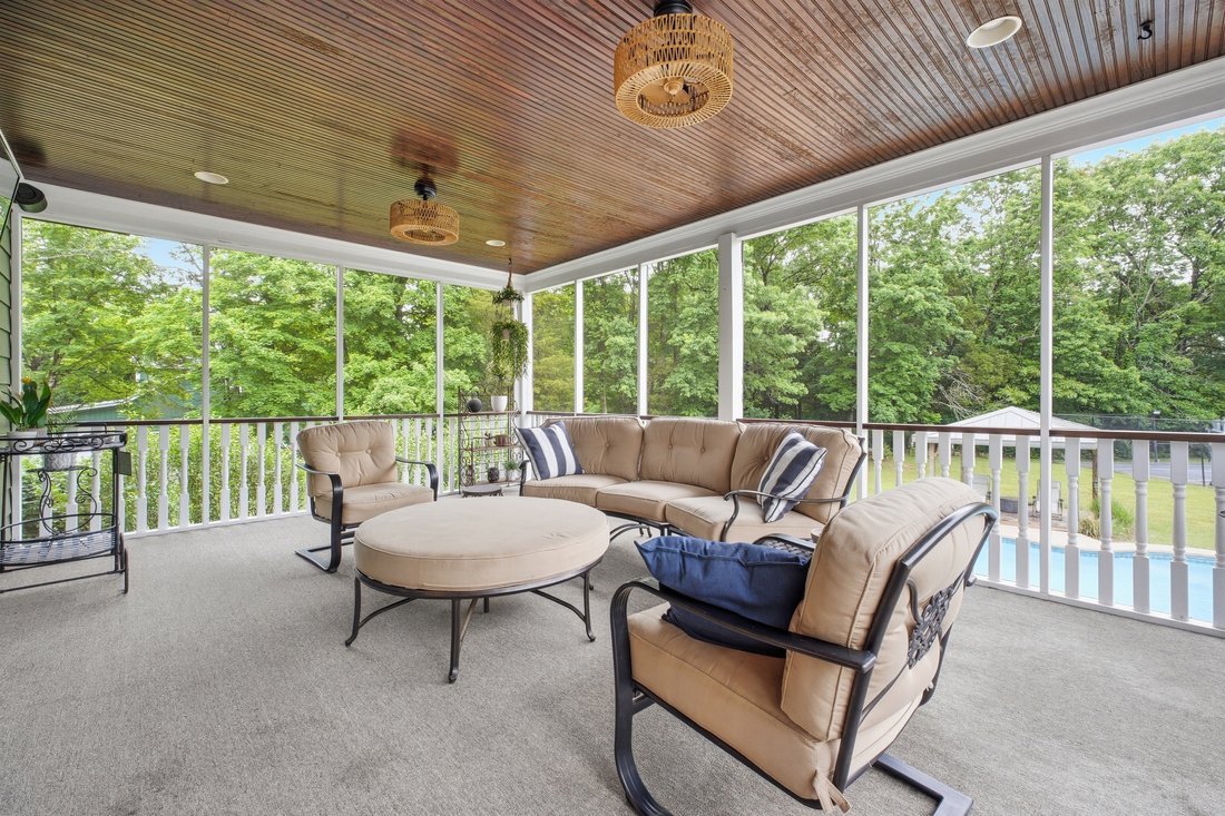 House in Watterson Park, Kentucky, United States 5 - 18016632