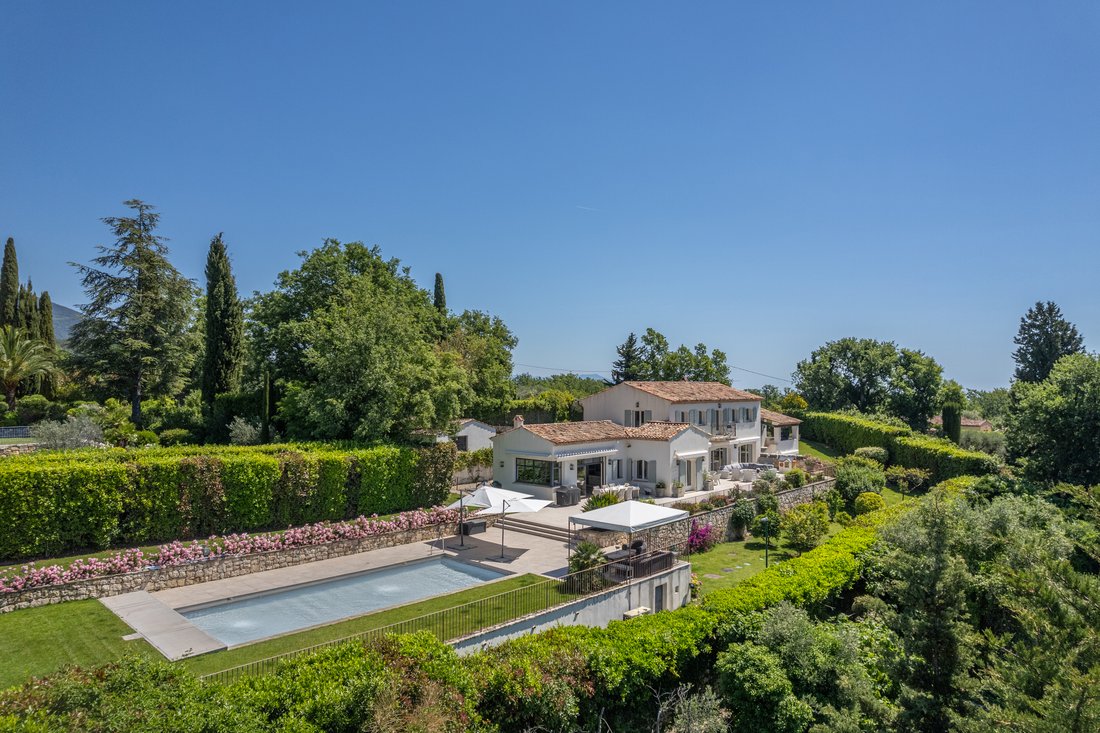 House in Châteauneuf-Grasse, Provence-Alpes-Côte d'Azur, France 1 - 18016966