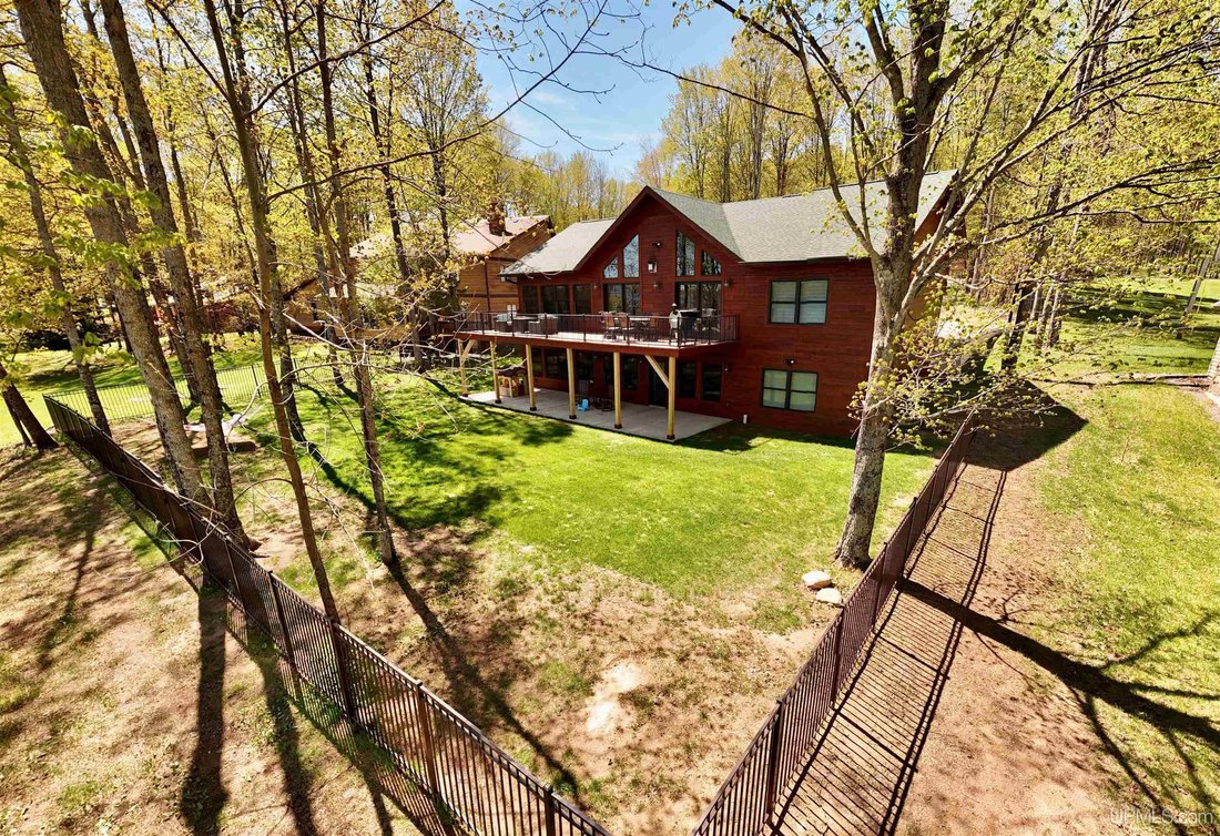 House in Iron River, Michigan, United States 4 - 17496694