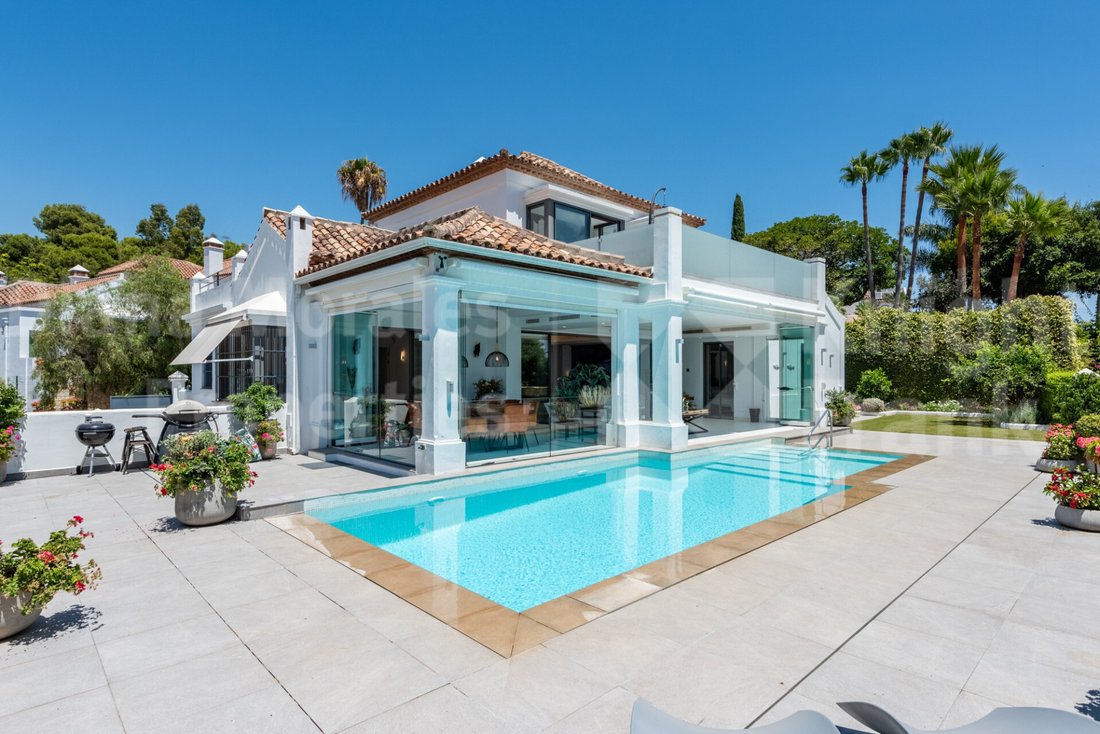 Villa in Marbella, Andalusia, Spain 2 - 16013987
