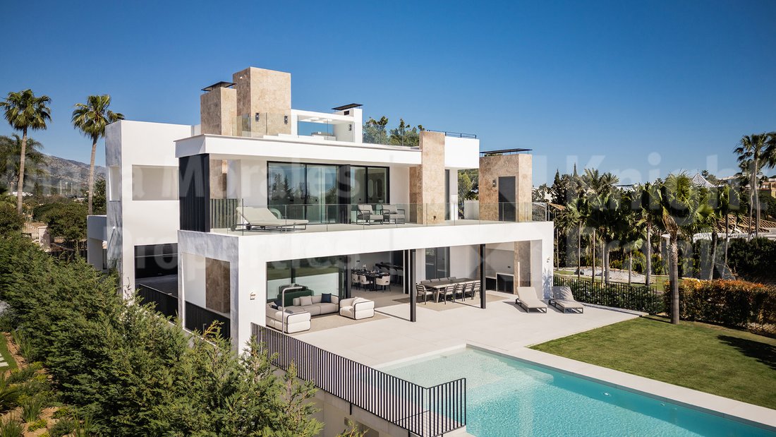 Villa in Nueva Andalucia, Marbella, Spain 1 - 15976841
