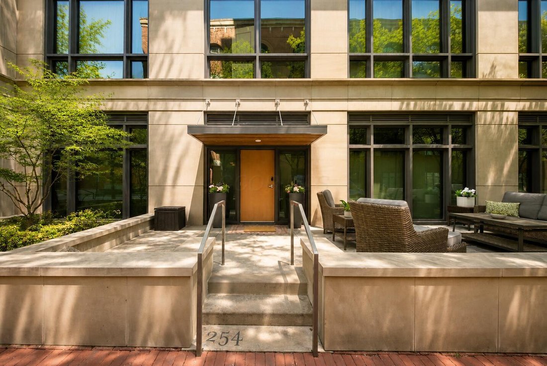 Condo in Columbus, Ohio, United States 1 - 17394076