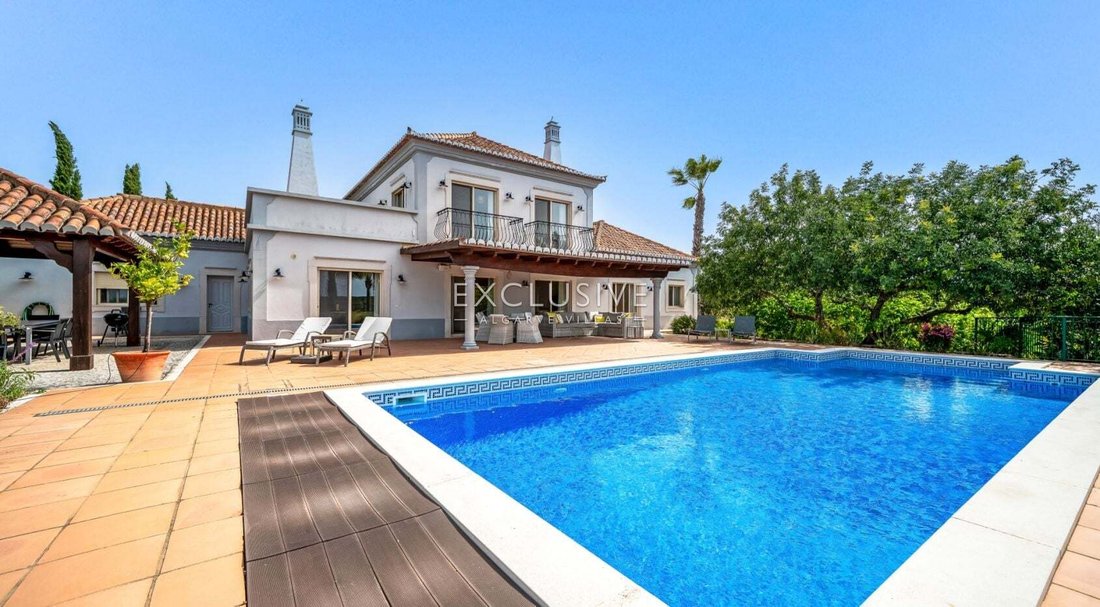 Villa in Santa Barbara de Nexe, Algarve, Portugal 1 - 18017024