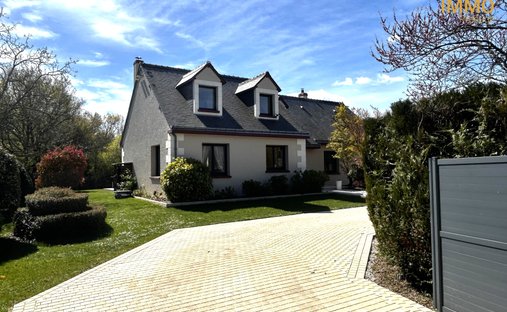 House in Savonnieres, Centre-Val de Loire, France 1
