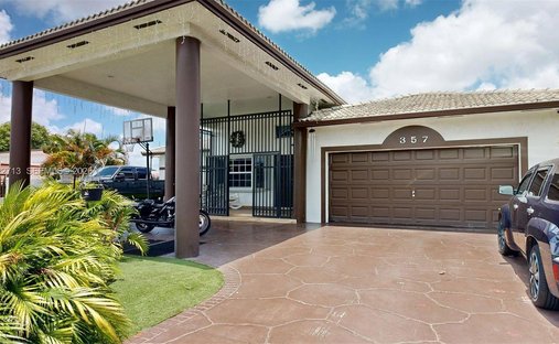 House in Hialeah, Florida, United States 1