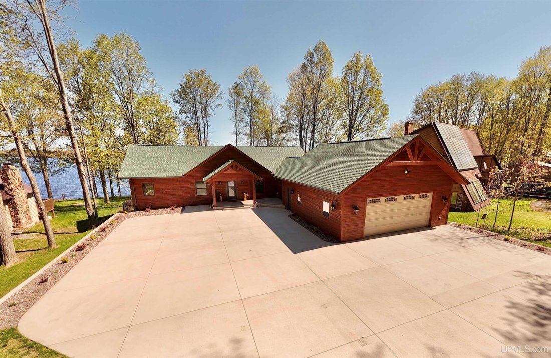 House in Iron River, Michigan, United States 1 - 17496694