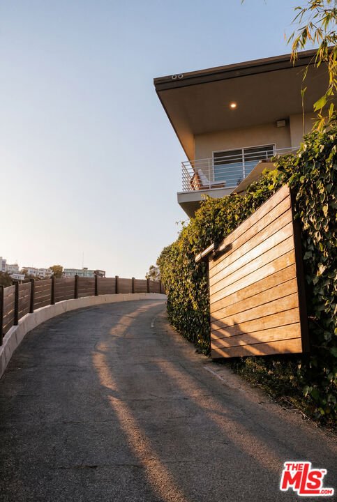 House in Los Angeles, California, United States 2 - 18017125