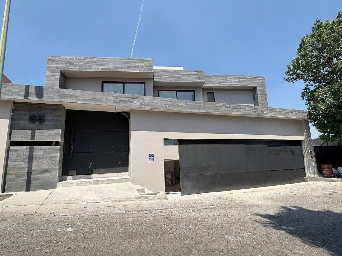 House in Mexico City, Mexico 2 - 18016827