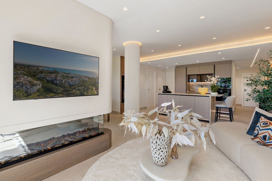 Apartment in Cancelada, Estepona, Andalusia 4 - 17873941
