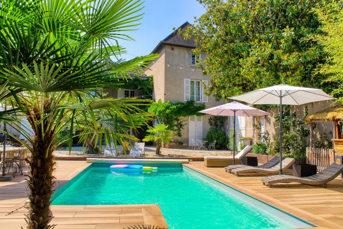 Estate in La Chapelle-de-Guinchay, Bourgogne – Franche-Comté, France 1 - 18016379