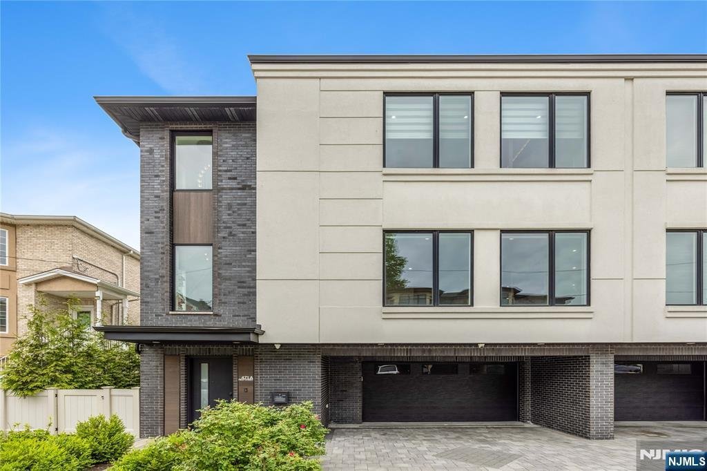 Condo in Palisades Park, New Jersey, United States 4 - 18017796