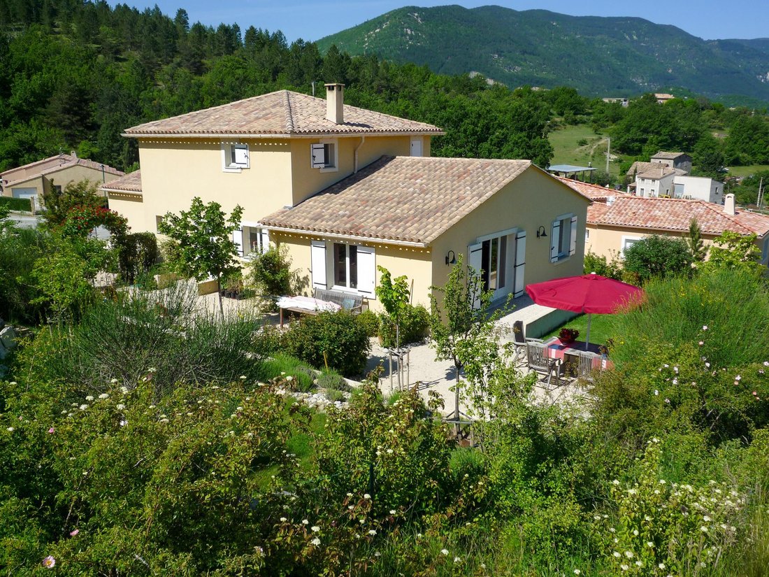 Villa in Montbrun-les-Bains, Auvergne-Rhône-Alpes, France 1 - 18016764