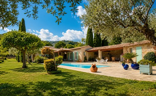 Estate in Salernes, Provence-Alpes-Côte d'Azur, France 1