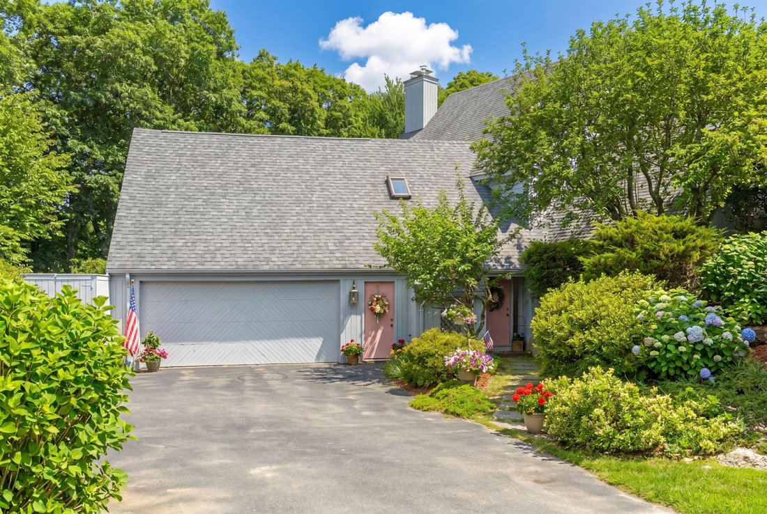 Westport, Massachusetts, United States 2 - 18015422