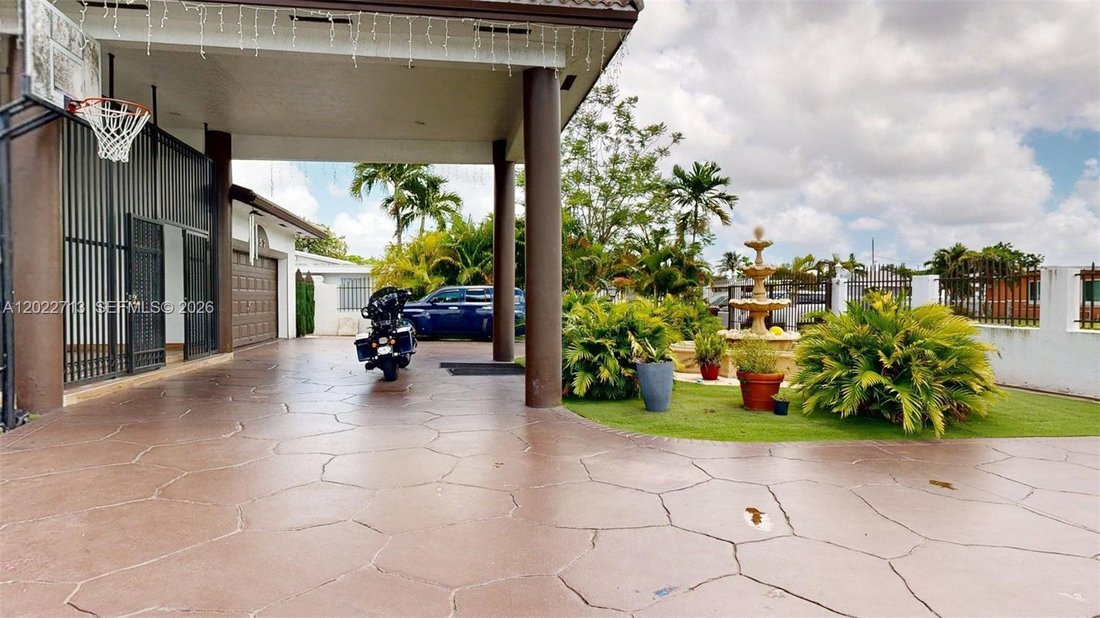 House in Hialeah, Florida, United States 4 - 17971900