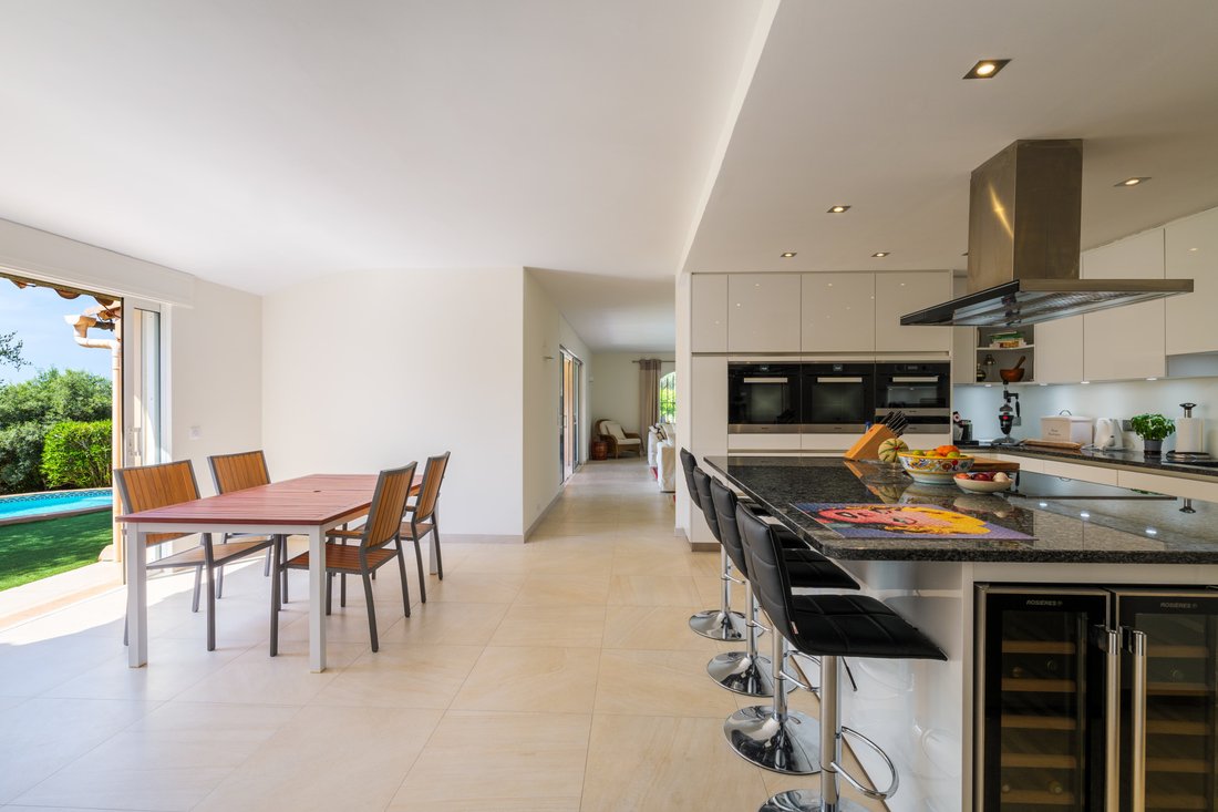 Villa in Tourrettes-sur-Loup, Provence-Alpes-Côte d'Azur, France 5 - 18016604