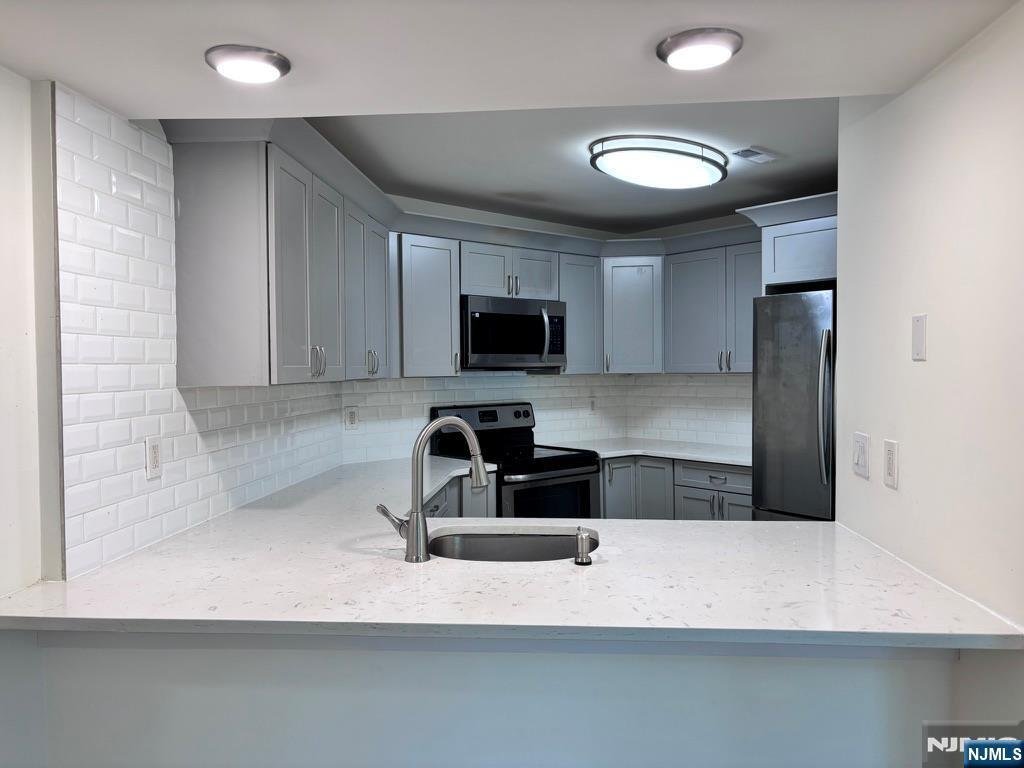 Condo in Fort Lee, New Jersey, United States 3 - 18016884