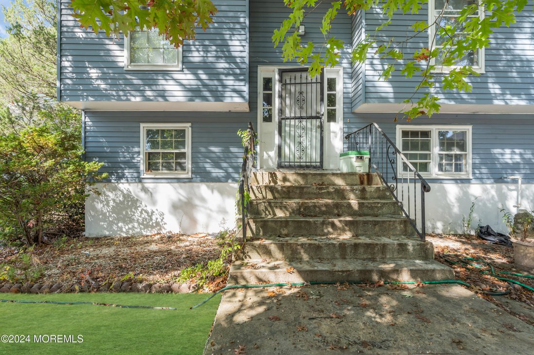 House in Lakewood Township, New Jersey, United States 3 - 18015604