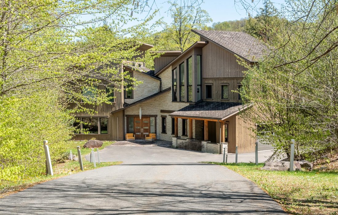 House in Mont-Tremblant, Quebec, Canada 1 - 18016960