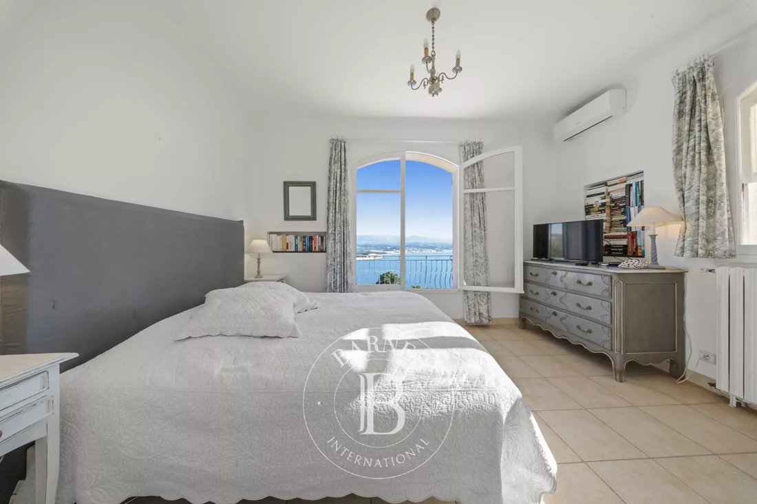 Villa in Théoule-sur-Mer, Provence-Alpes-Côte d'Azur, France 5 - 18016846