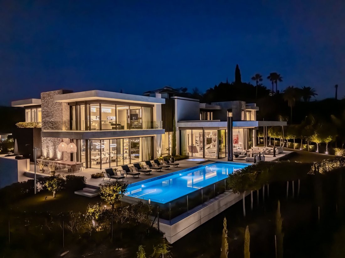 Villa in La Quinta, Benahavis, Andalusia 1 - 17873931