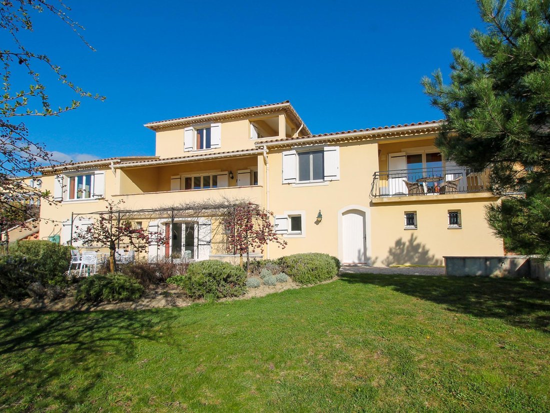 Villa in Montbrun-les-Bains, Auvergne-Rhône-Alpes, France 5 - 18016764