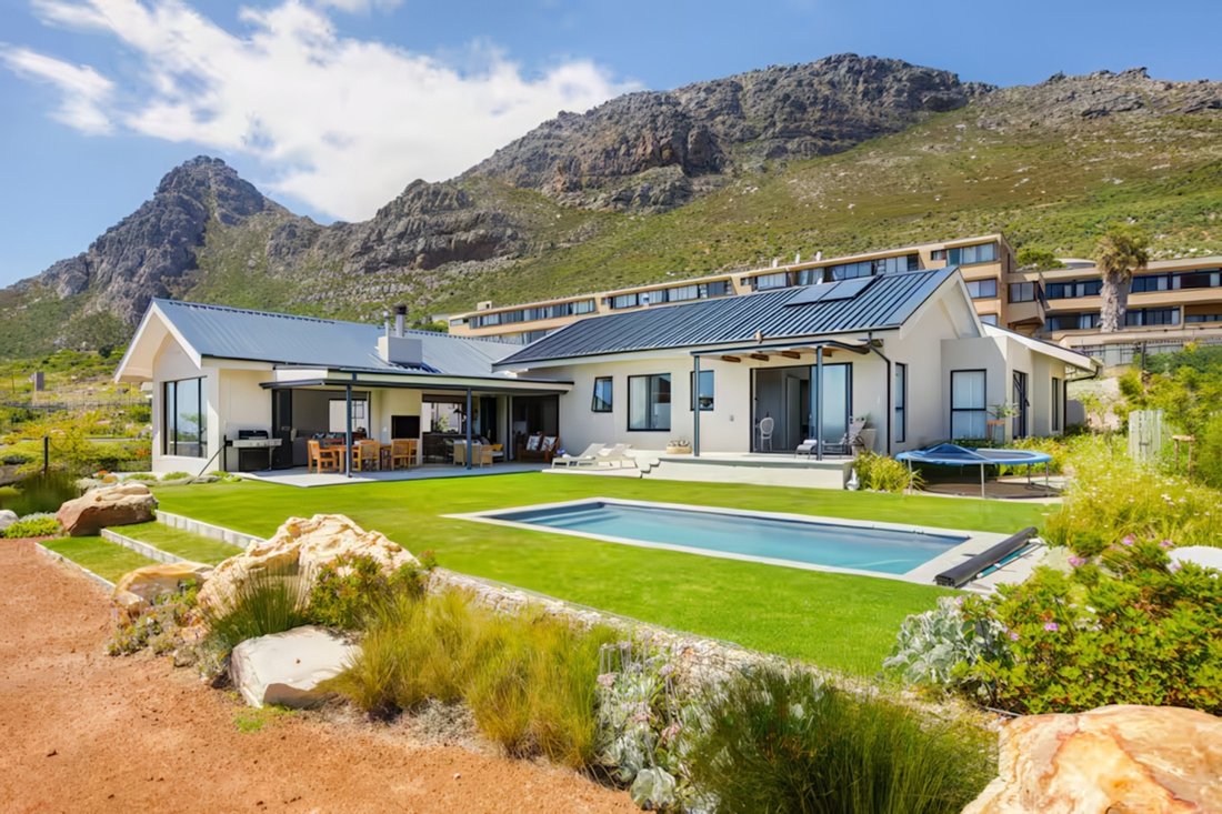 House in Westlake, Cape Town, Western Cape 1 - 18015534