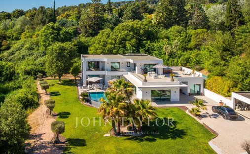 Villa in Granettes-Jauberte-Sainte Anne, Aix-en-Provence, France 1
