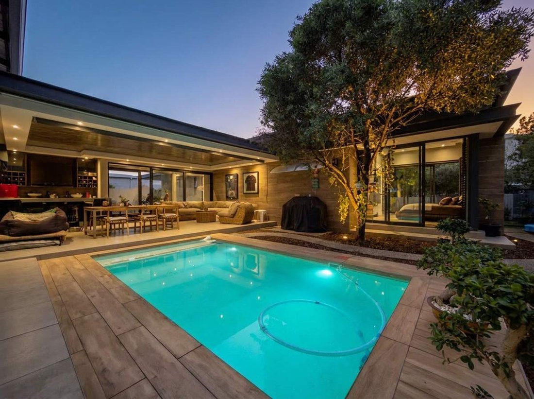 House in Halfway House Estate, Gauteng, South Africa 2 - 18015704