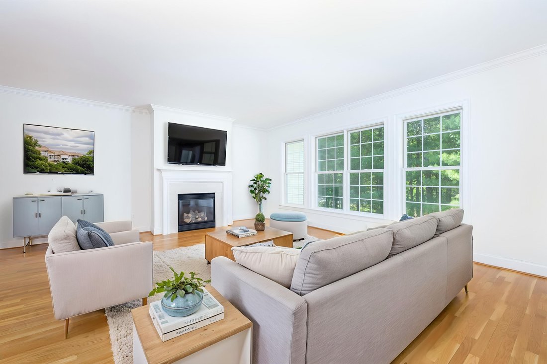 Condo in Simsbury, Connecticut, United States 5 - 18015439